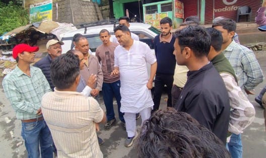 मंत्री राम सिंह कैड़ा का सख्त रुख, चाफी–पदमपुरी-धारी मोटर मार्ग पर सोलिंग कार्य जल्द पूरा करने के निर्देश