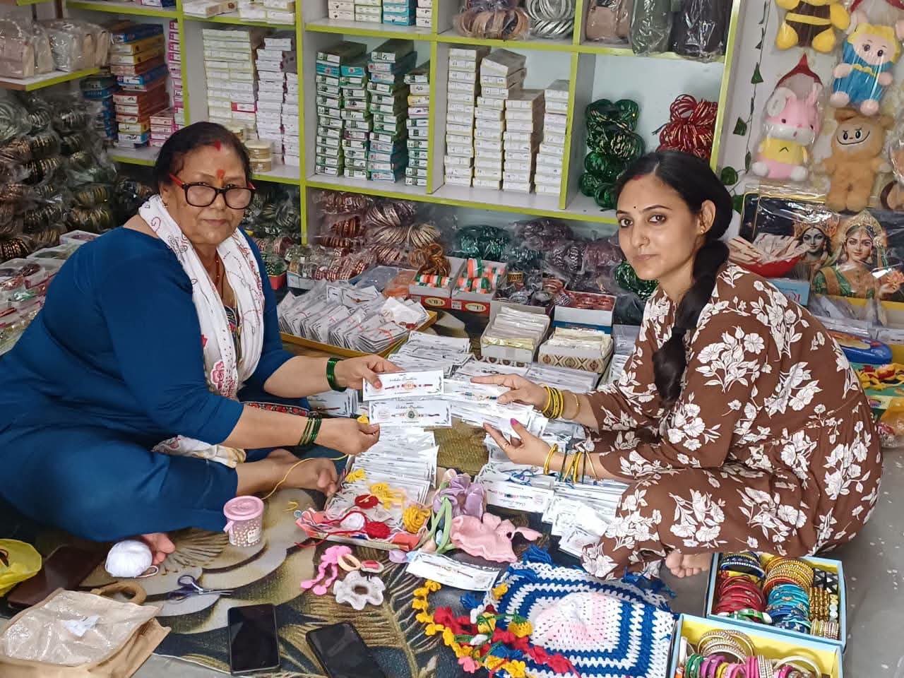 देहरादून मालदेवता की सास-बहू की जोड़ी ने राखी कारोबार में बनाई खास पहचान