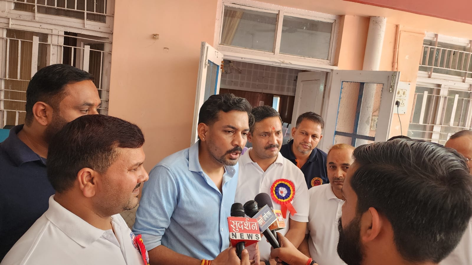 पुरानी पेंशन प्रकरण को लेकर मातृ-शिशु एवं कल्याण संगठन का शिष्टमंडल मुख्यमंत्री से मिला
